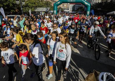 Imagen secundaria 1 - Cinco mil personas se echan a la calle en Torrelavega en contra de las adicciones