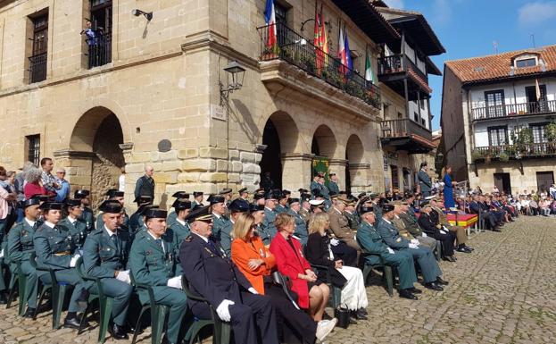 Imagen principal - Celebración en Santillana.