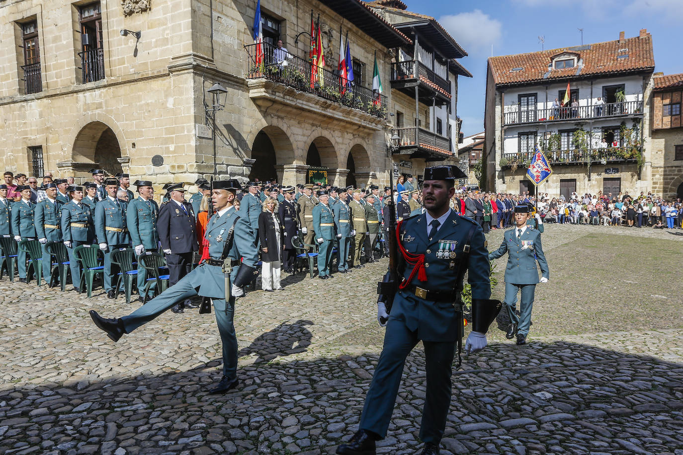 Fotos: Imágenes del acto de la Guardia Civil en Santillana del Mar