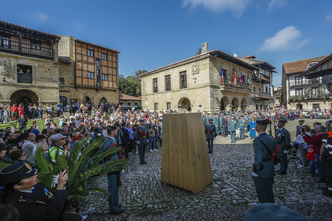 Fotos: Imágenes del acto de la Guardia Civil en Santillana del Mar