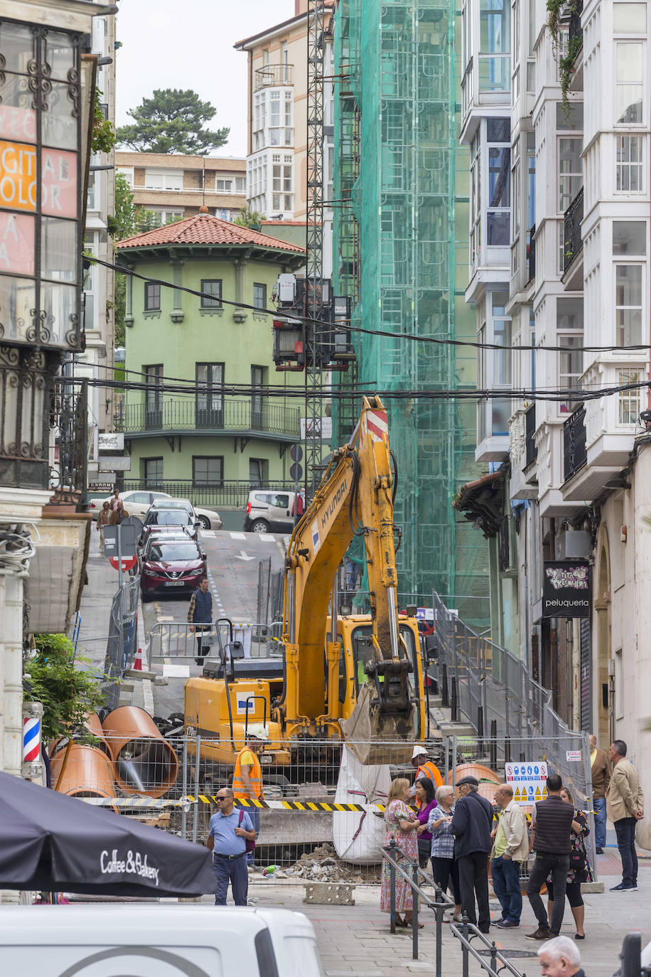 Fotos: Comienzan las obras de las rampas mecánicas entre Jesús de Monasterio y Juan XXIII