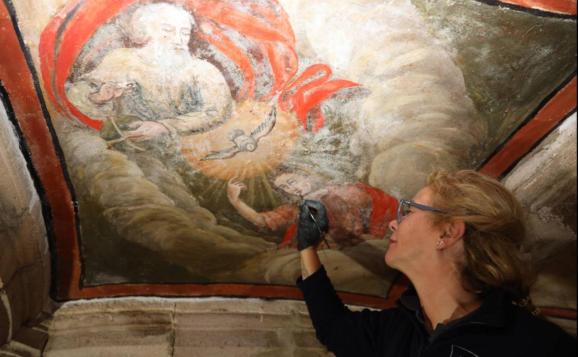 Los murales de la ermita del Carmen de Cabezón de Liébana recuperan su esplendor