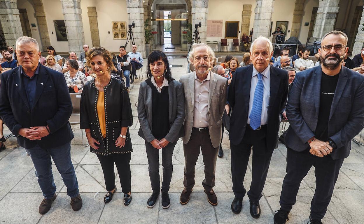 Joaquin Gómez, Inmaculada Ortiz, Mara Dierssen, Alberto Ruiz, José Miguel Ortiz y Fermín Mier, momentos antes de la celebración del foro.