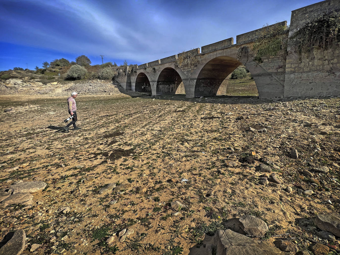 Fotos: Imáganes del Pantano del Ebro en octubre