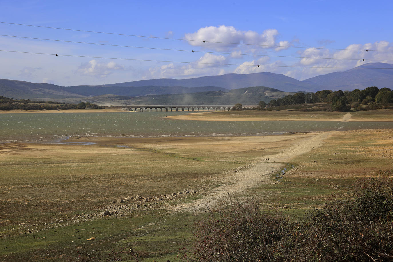 Fotos: Imáganes del Pantano del Ebro en octubre