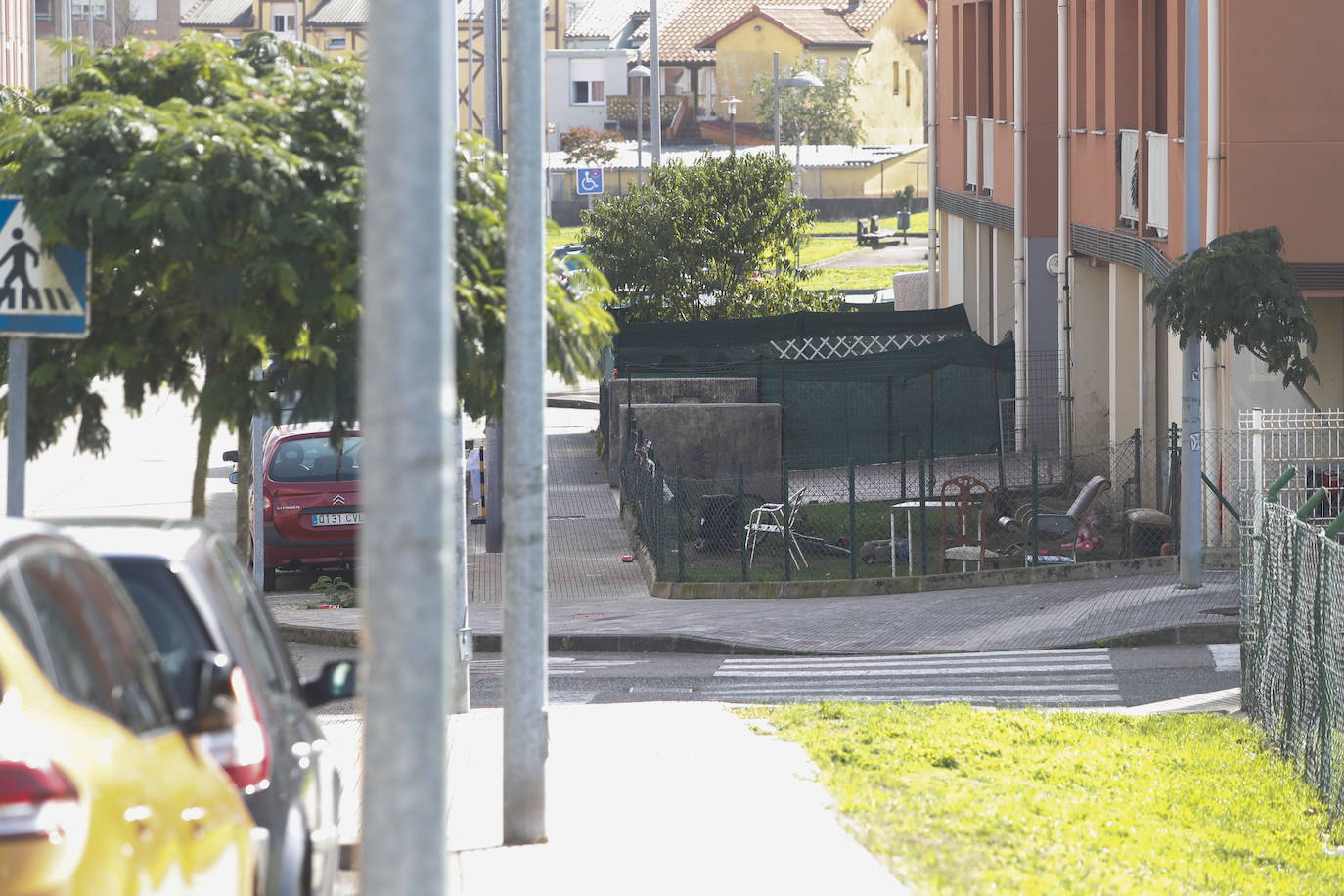 Viviendas recientemente ocupadas en la calle Ballestas en Guarnizo.