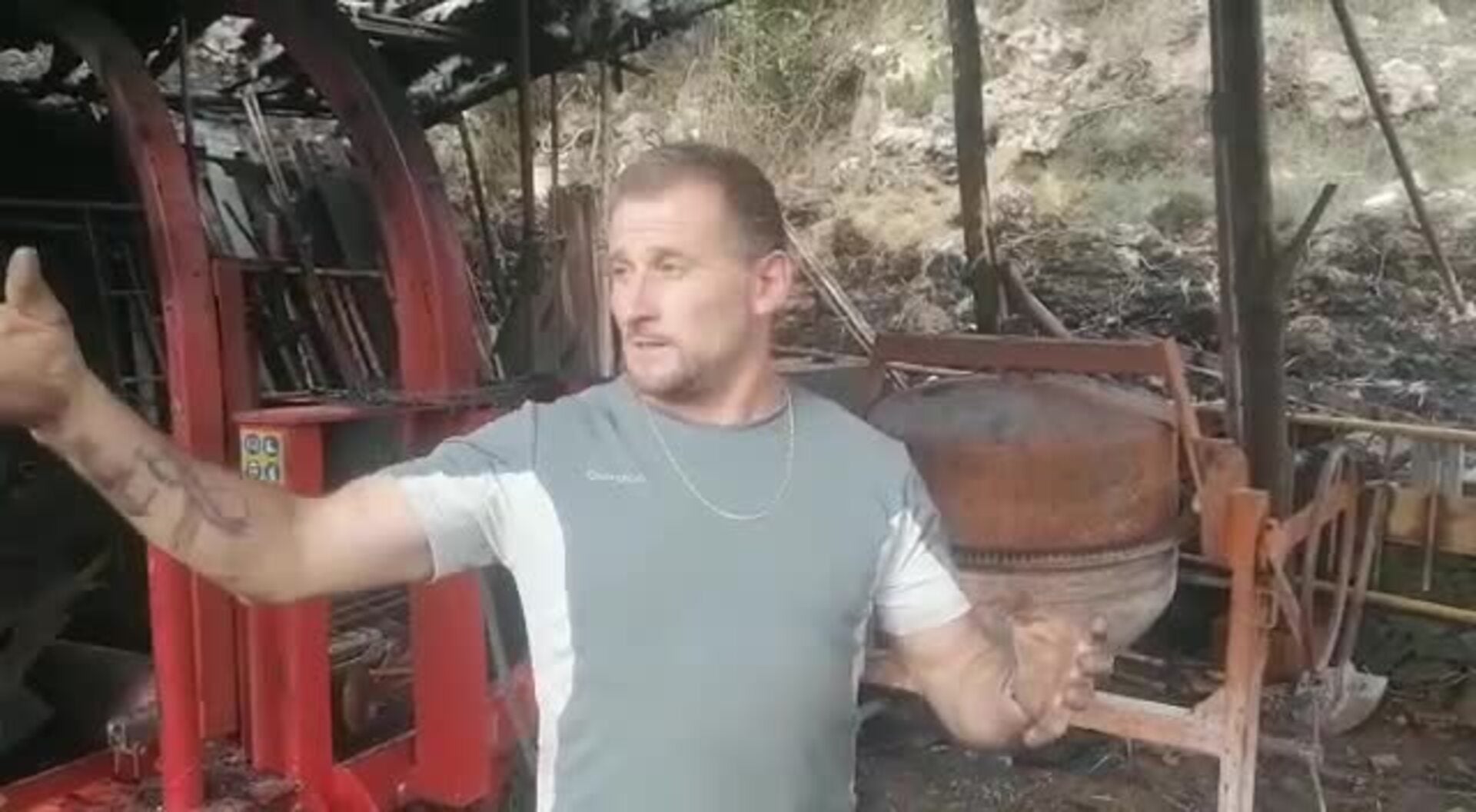 Así ha afectado el fuego a la familia de Iván Saiz en El Burco de Quijas