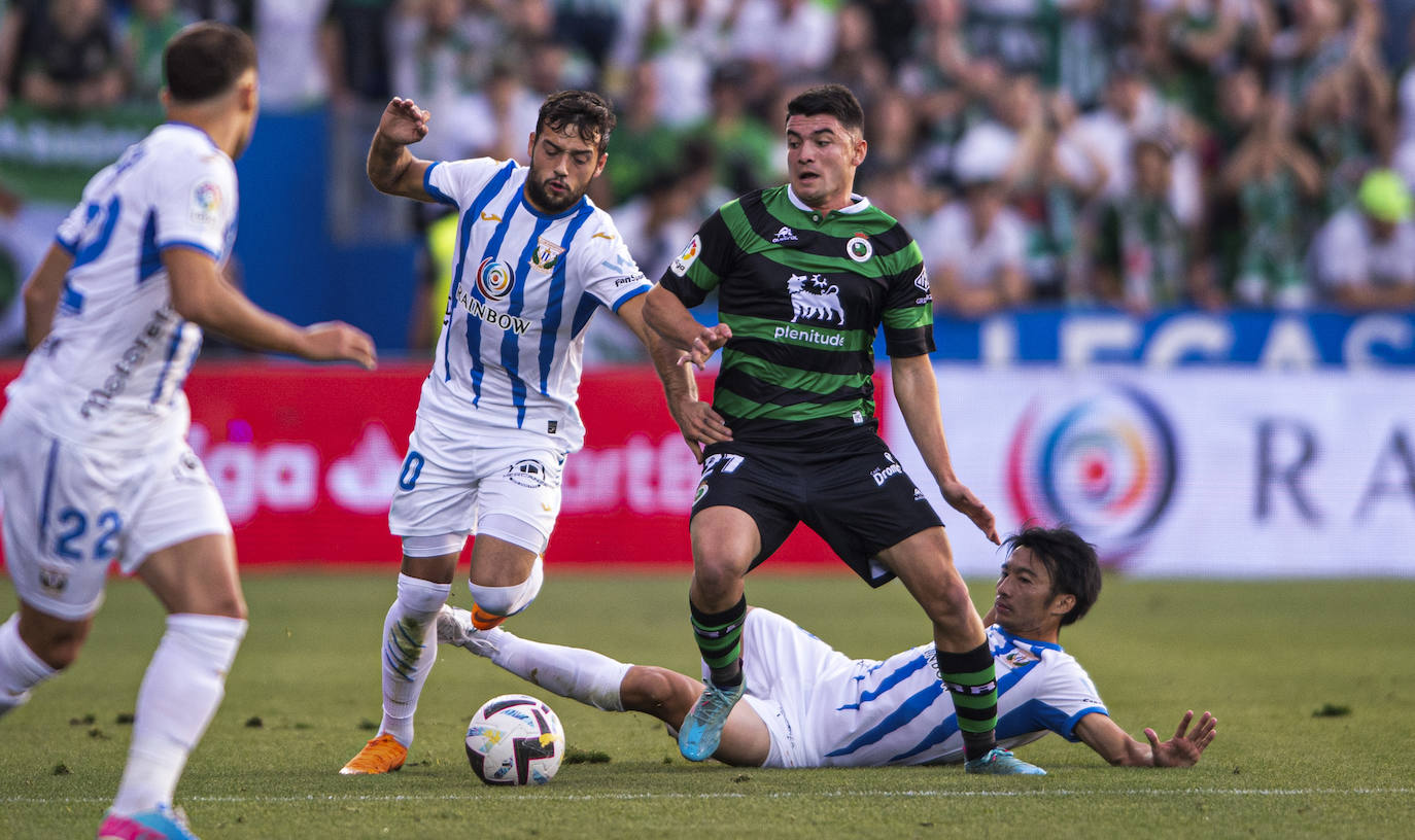 Fotos: Meritorio empate del Racing en Butarque