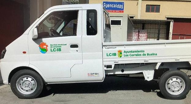 Nueva camioneta para el servicio de limpieza de Los Corrales.