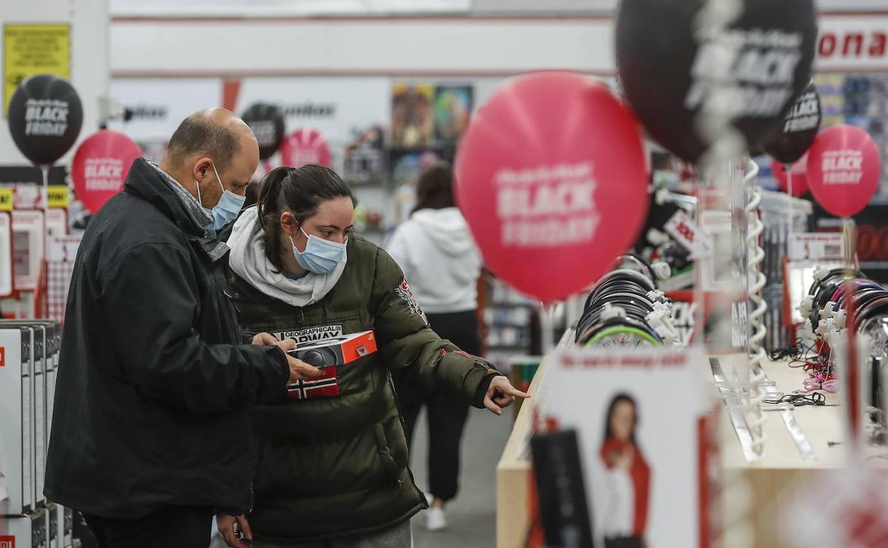 El año pasado se firmaron en Cantabria 560 contratos ese día, un 18% más que este año.