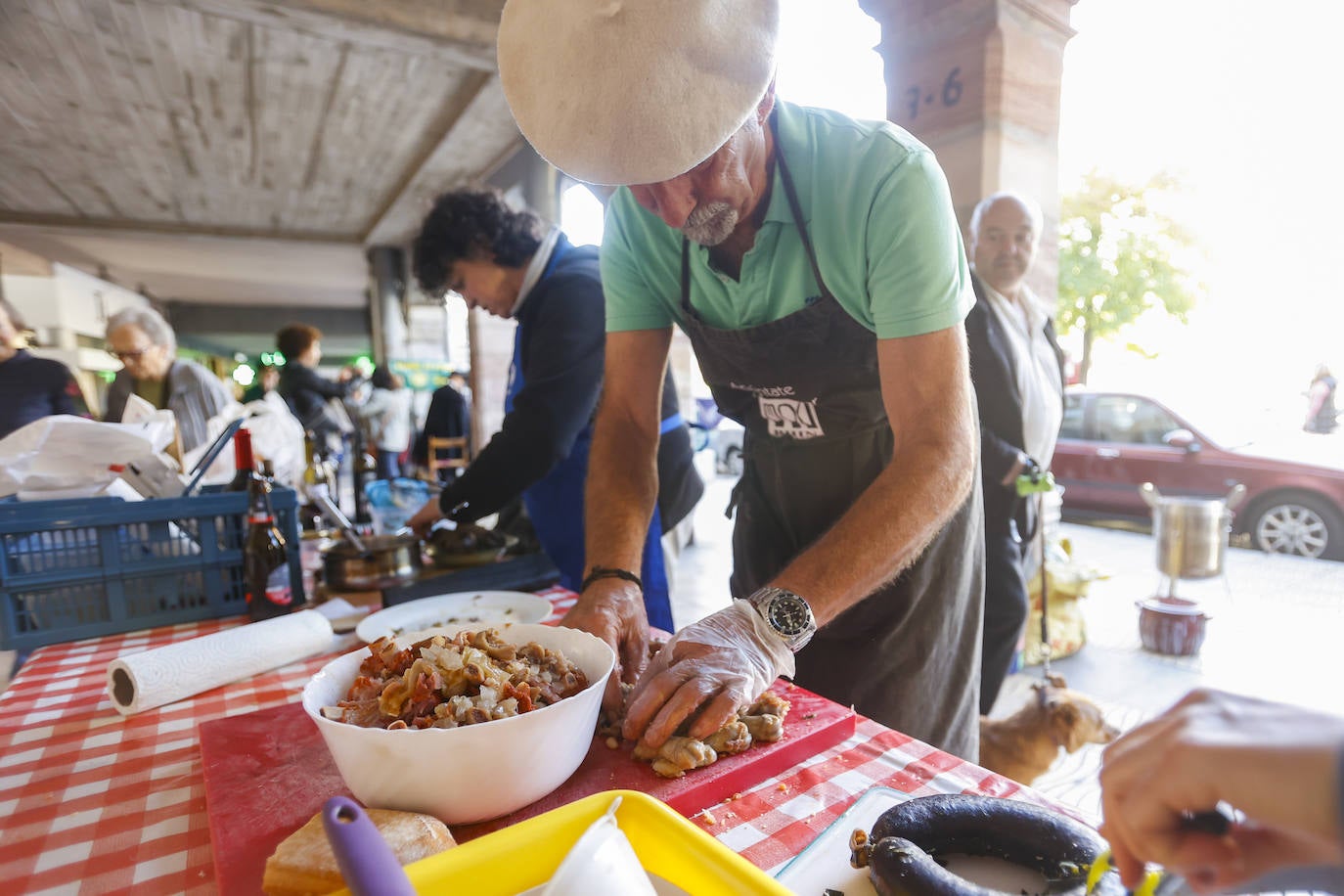 Fotos: Los cocidos convierten a Torrelavega en capital gastronómica