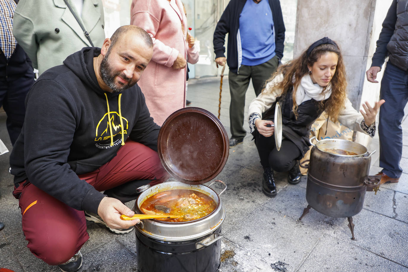 Fotos: Los cocidos convierten a Torrelavega en capital gastronómica