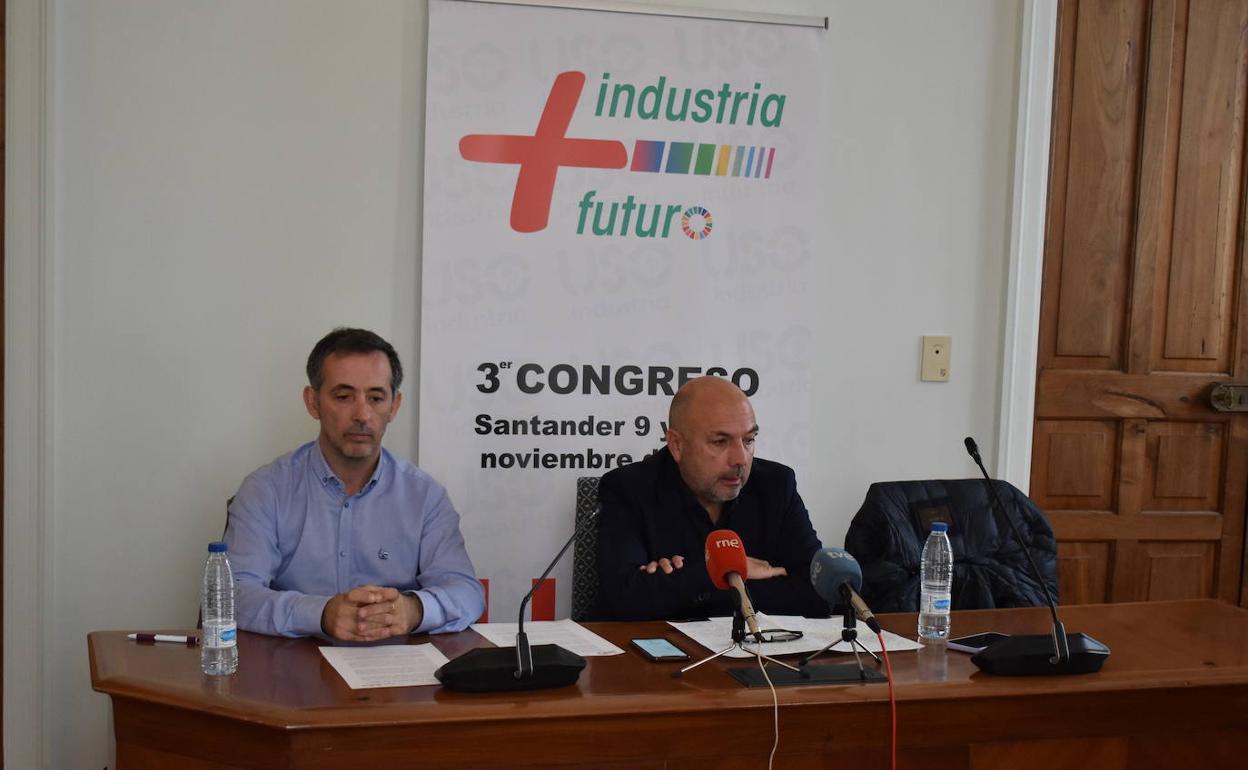 Fernando Rey y Pedro Ayllón (derecha), esta mañana en el Palacio de La Magdalena. 