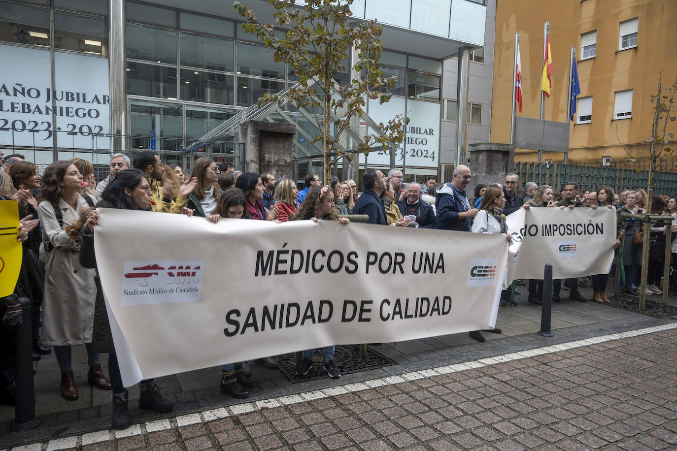 Fotos: La huelga y la asamblea de los médicos, en imágenes