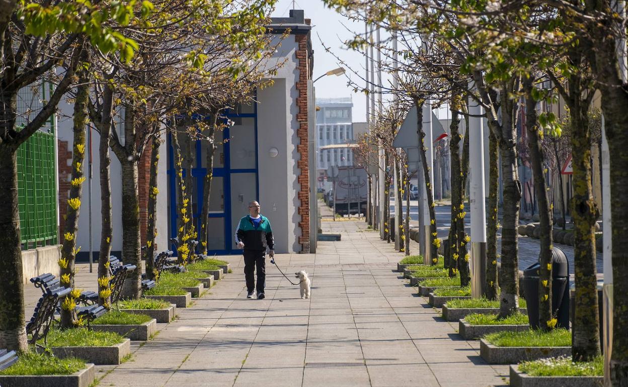 Vista de una de las calles del Barrio Pesquero, zona donde tuvo lugar la agresión.