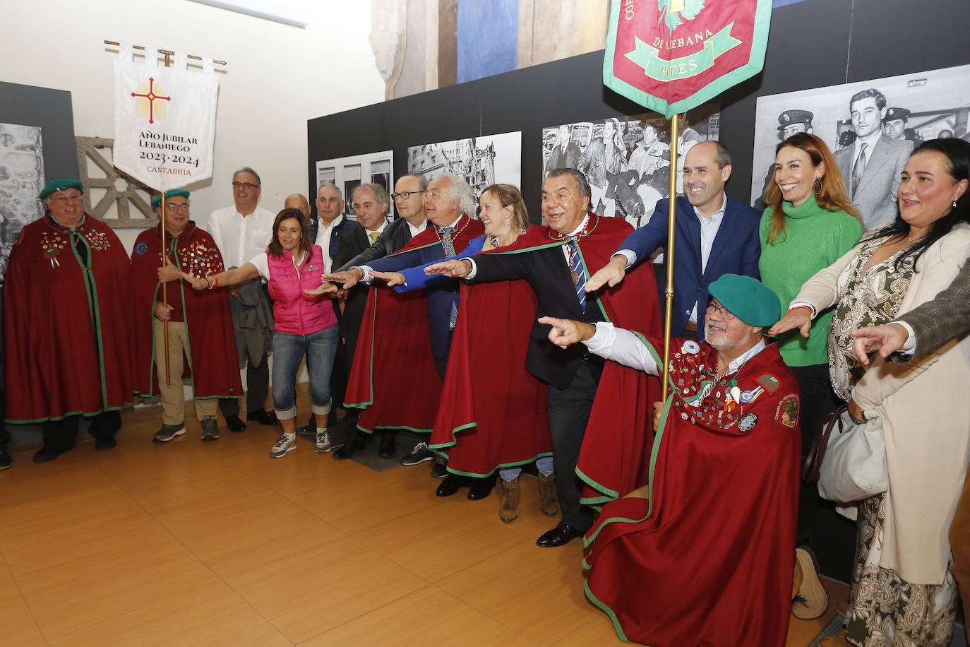 La capital lebaniega se vuelca para celebrar su aguardiente