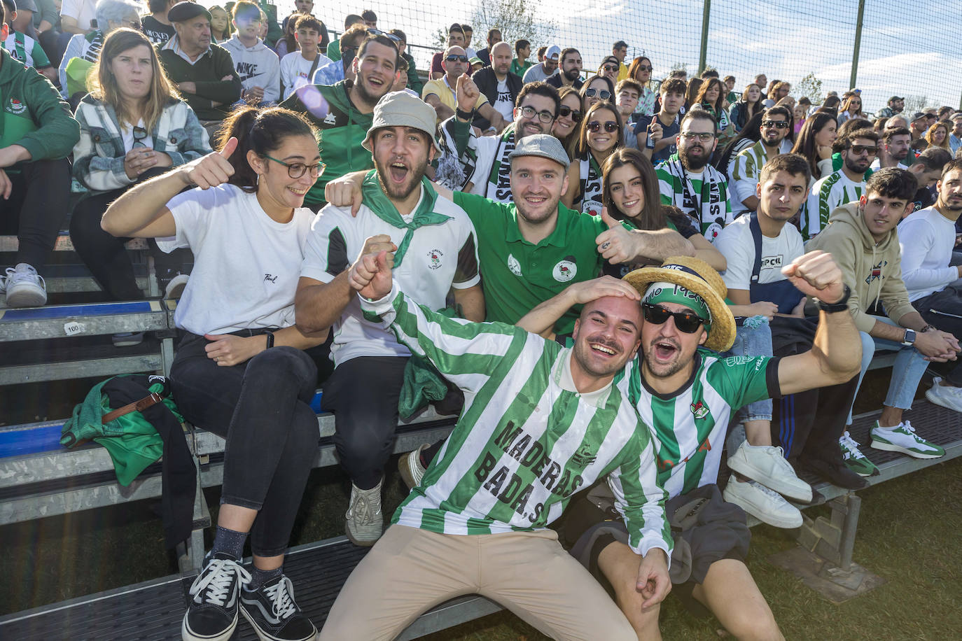 El partido de la Copa del Rey entre el Vimenor y el Mirandés en el campo en La Vidriera. 