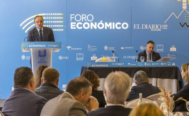 Imagen principal - «A España se le da bien la inflación, hay que cortar esa dinámica de expectativas»