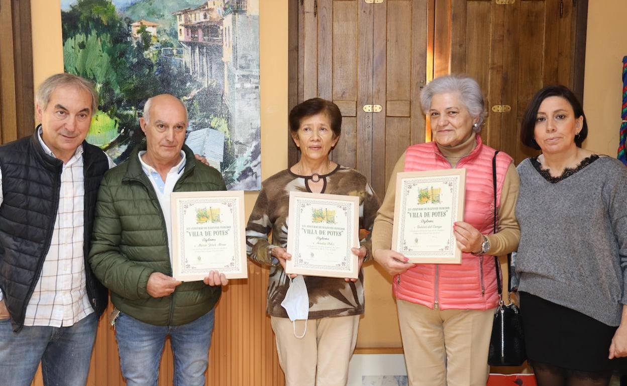 De izquierda a derecha, Javier Gómez, Marcelino Cabeza, Amelia Ortiz, Dolores del Campo y Eva Cotera.