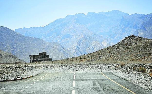 Las carreteras de Orán terminan en la nada. 