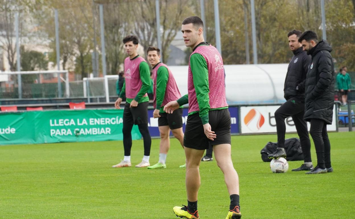 Álvaro Mantilla, en la sesión de entrenamiento de este viernes. 