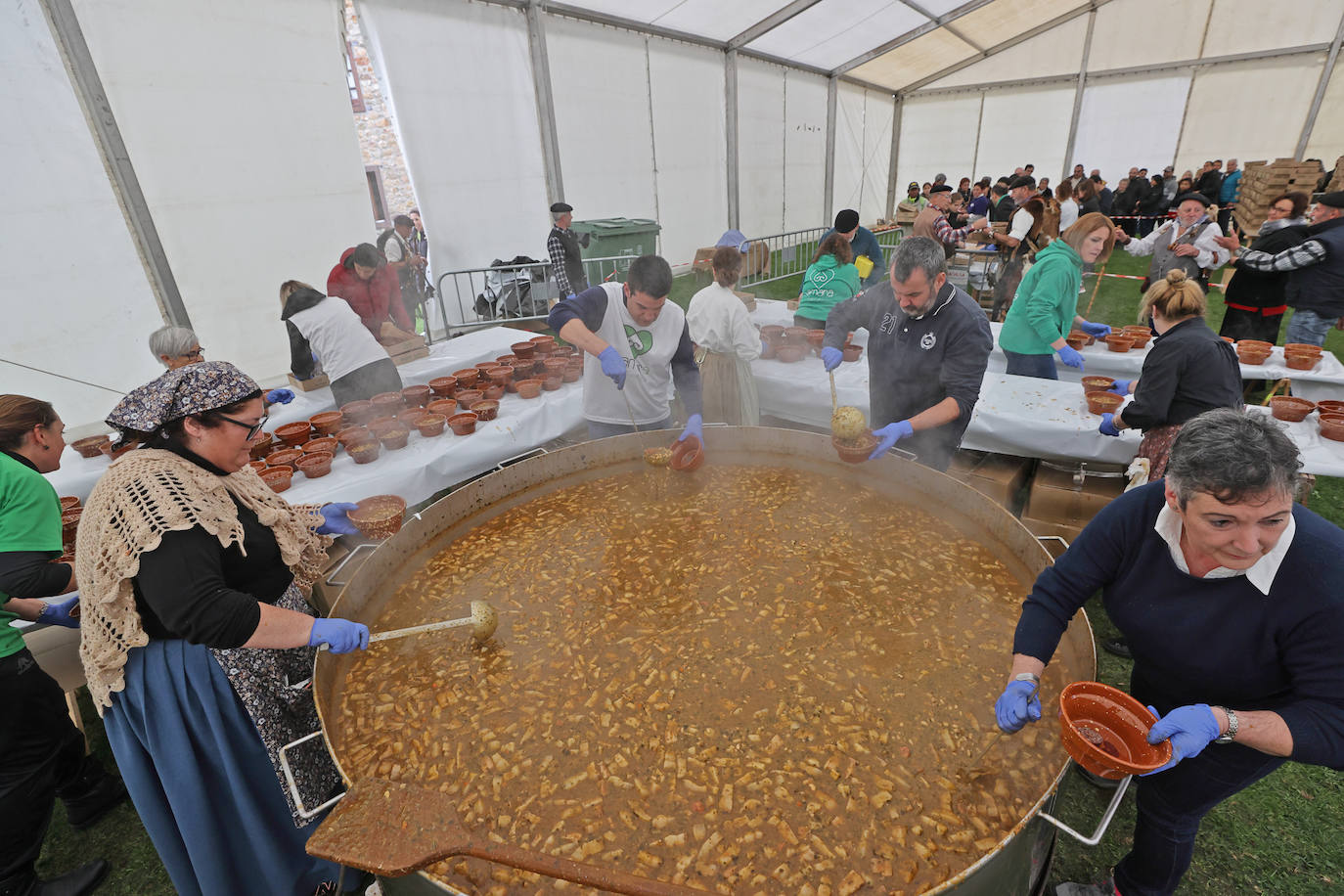 Fotos: Feria de la Alubia y la Hortaliza de Casar de Periedo, este domingo