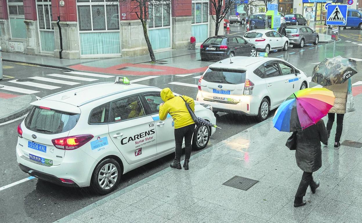 El precio de los taxis y los aparcamientos subterráneos de Santander subirá un 8,8% y un 10,2%