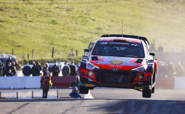 El piloto cántabro, durante una de las exhibiciones en el circuito de La Roca el pasado año.