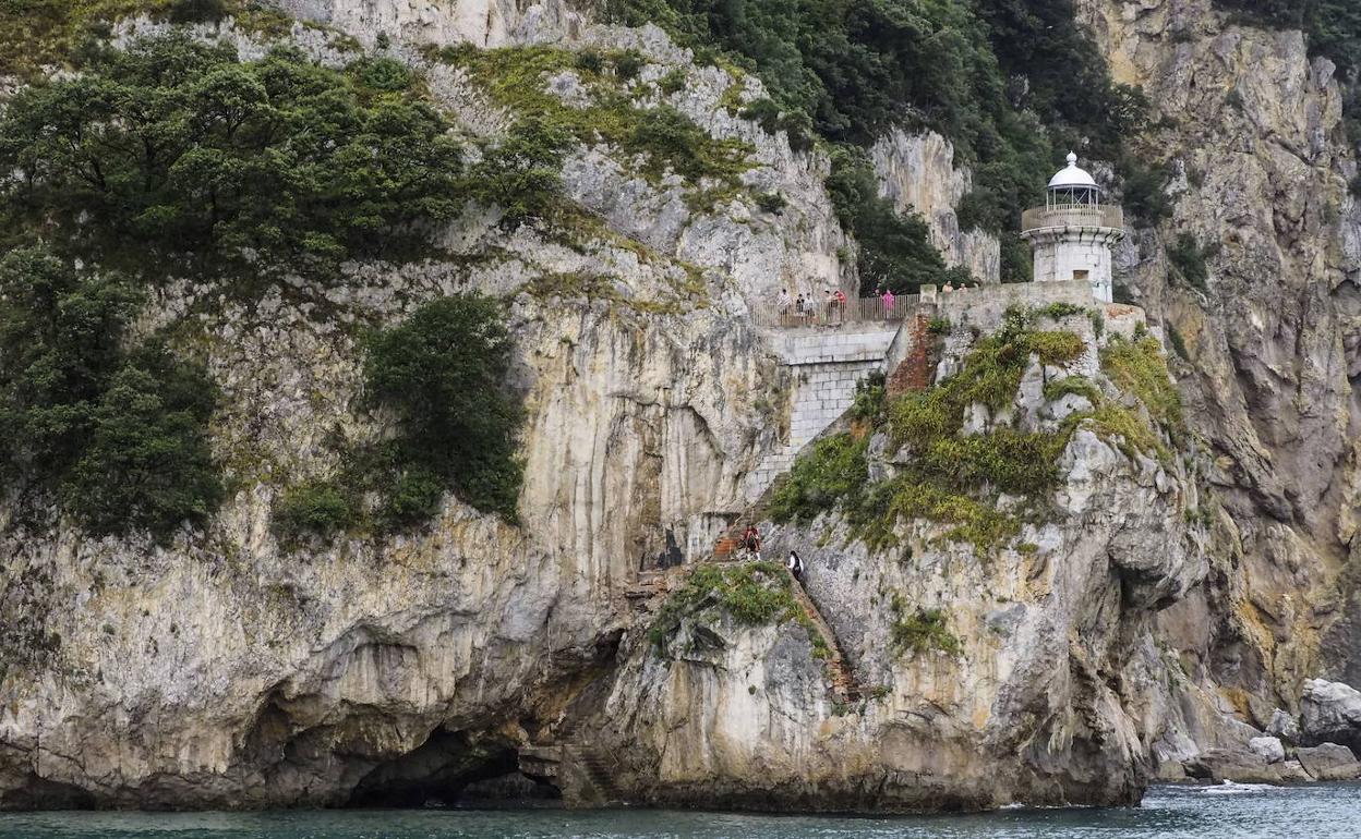 «La obra del Faro del Caballo es un reto por lo complejo del acceso»