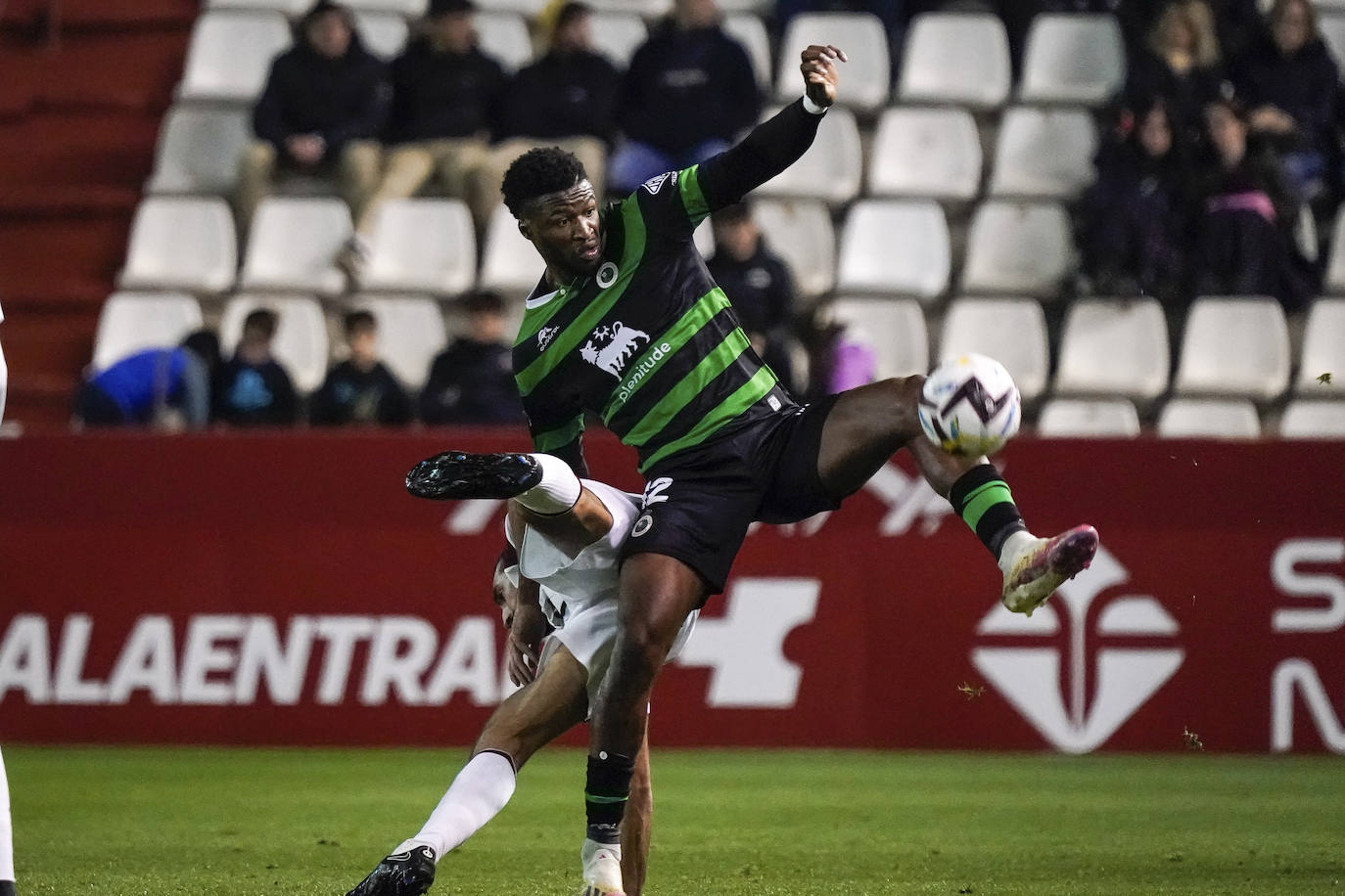 Fotos: El Racing cae en Albacete