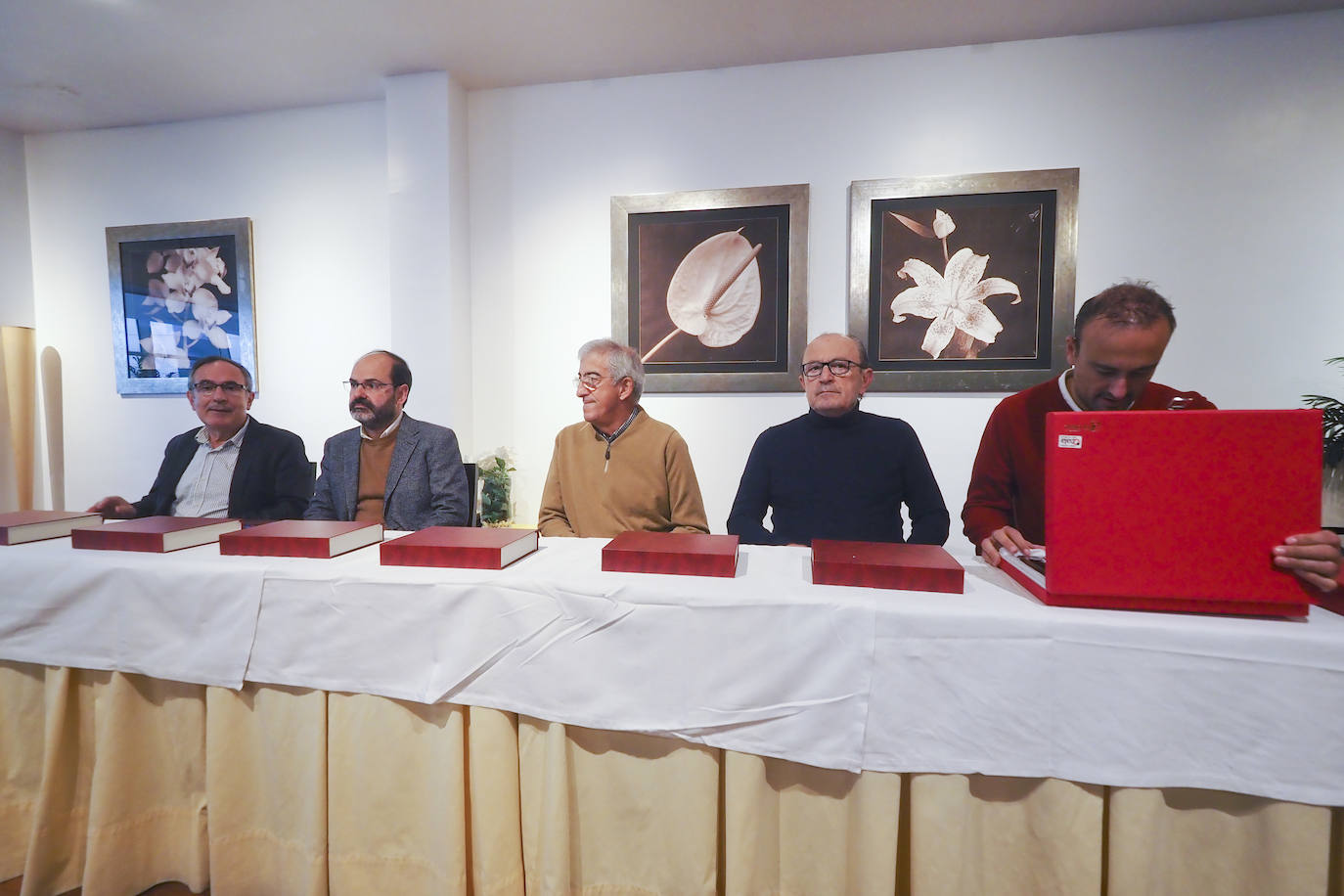 Unas 40 personas asistieron la comida de fin de temporada de la peña Bolística de Torrelavega en el Hotel Torres.