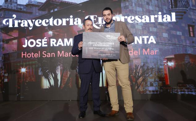 José María de la Pinta, del hotel San Marcos, en Santillana, premio a la trayectoria.