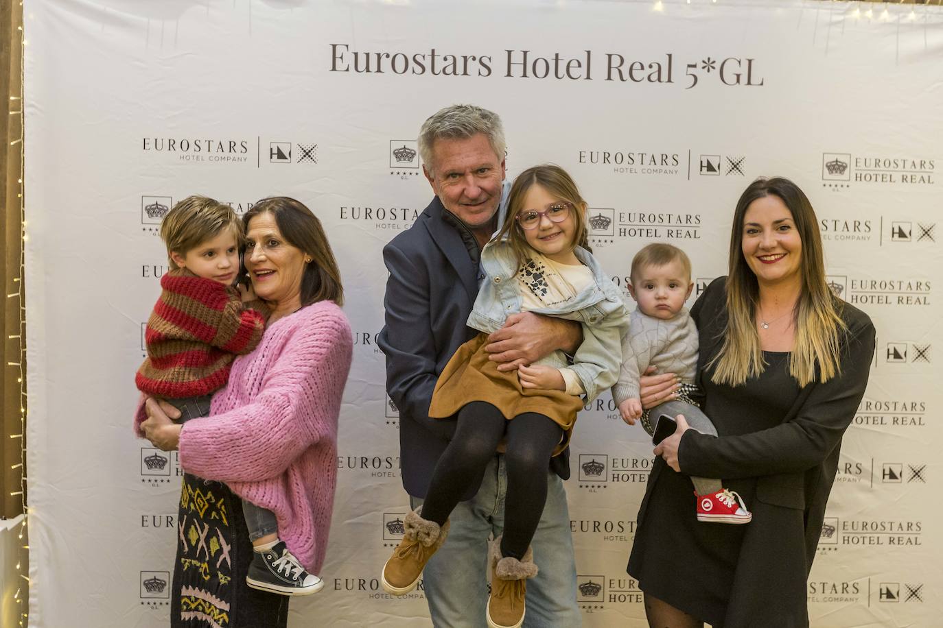 Leo Velasco, Mercedes Alberdi, Daniel Martínez, Natalia Velasco, Luca Velasco y Natalia Martínez.