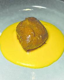 Imagen secundaria 2 - Algunos platos: steak tartar, taco de camarón y carrillera estofada.