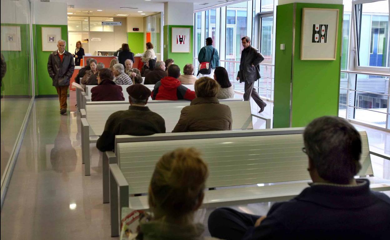 El PP pide un programa de reducción de listas de espera en sus enmiendas al presupuesto de Sanidad