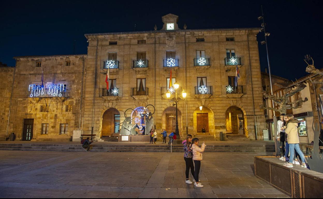 La reunión tuvo lugar en el Ayuntamiento de Reinosa.