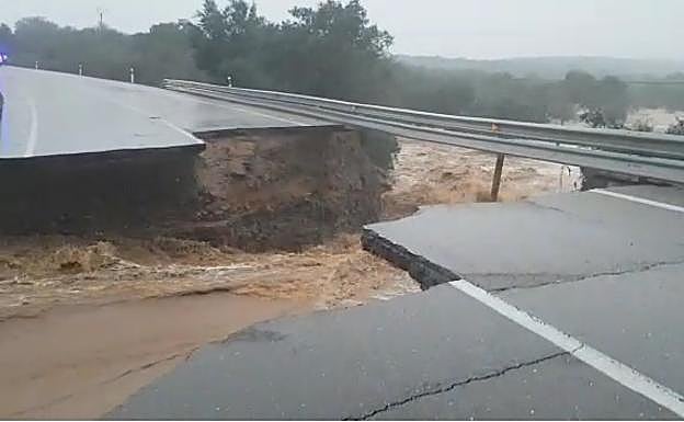 De rrumbe de la carretera Cáceres-Badajoz 