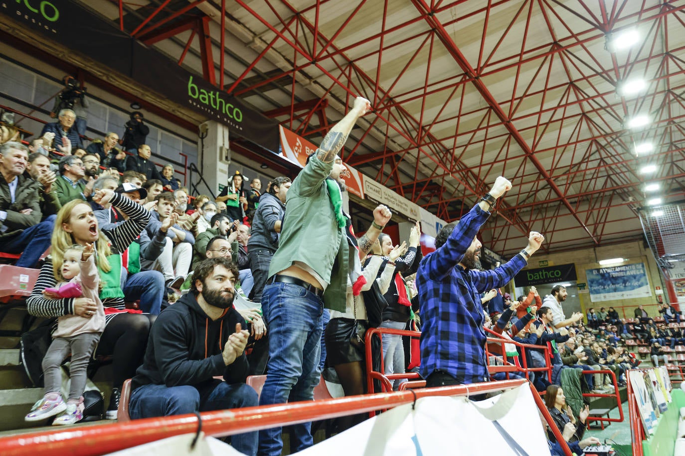 Fotos: El Grupo Alega se queda sin premio ante Estudiantes