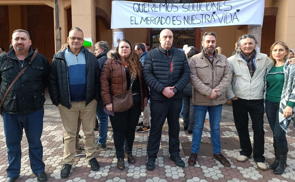 VOX Laredo denuncia que «PSOE-PRC abandonan a su suerte a las familias del Mercado de Abastos»