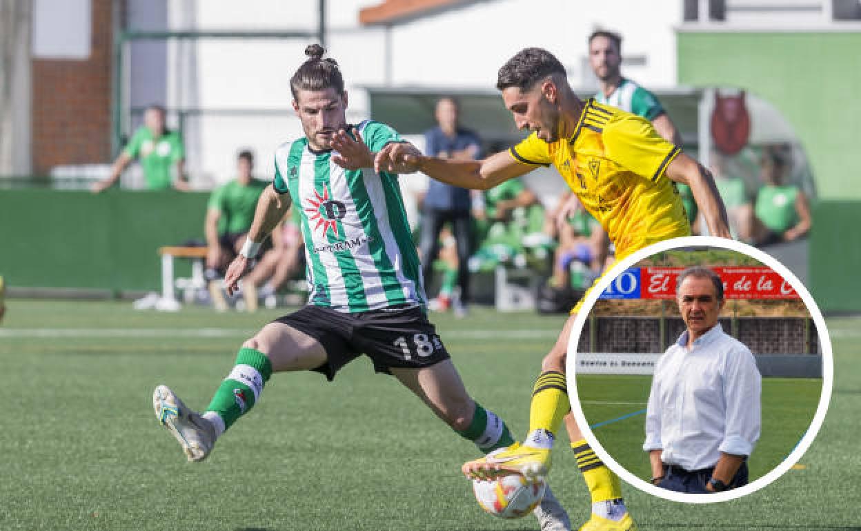 Héctor Gómez, durante el Vimenor-Tropezón. A la derecha, José Gómez, entrenador del Trope.