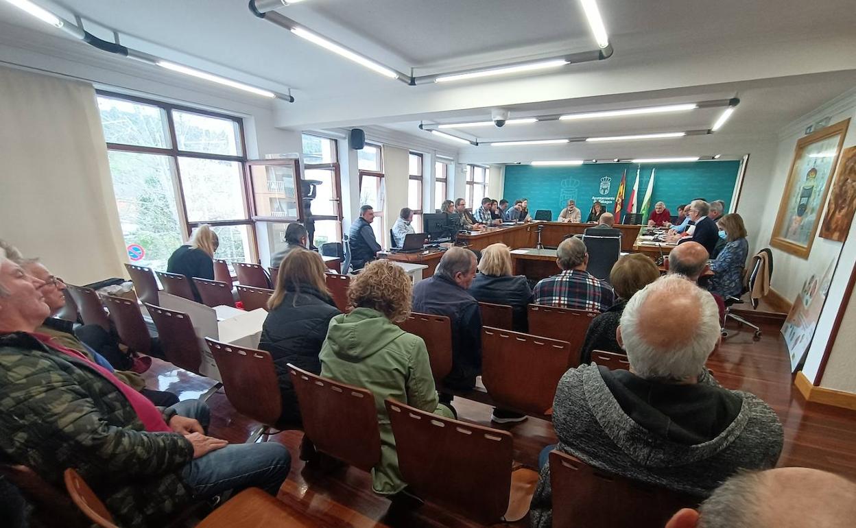 Uno de los momentos de la sesión plenaria celebrada hoy en el Ayuntamiento de Piélagos.