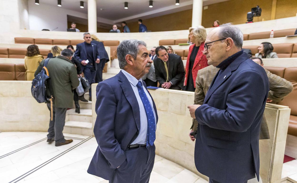 Revilla y Marcano, antes del debate.