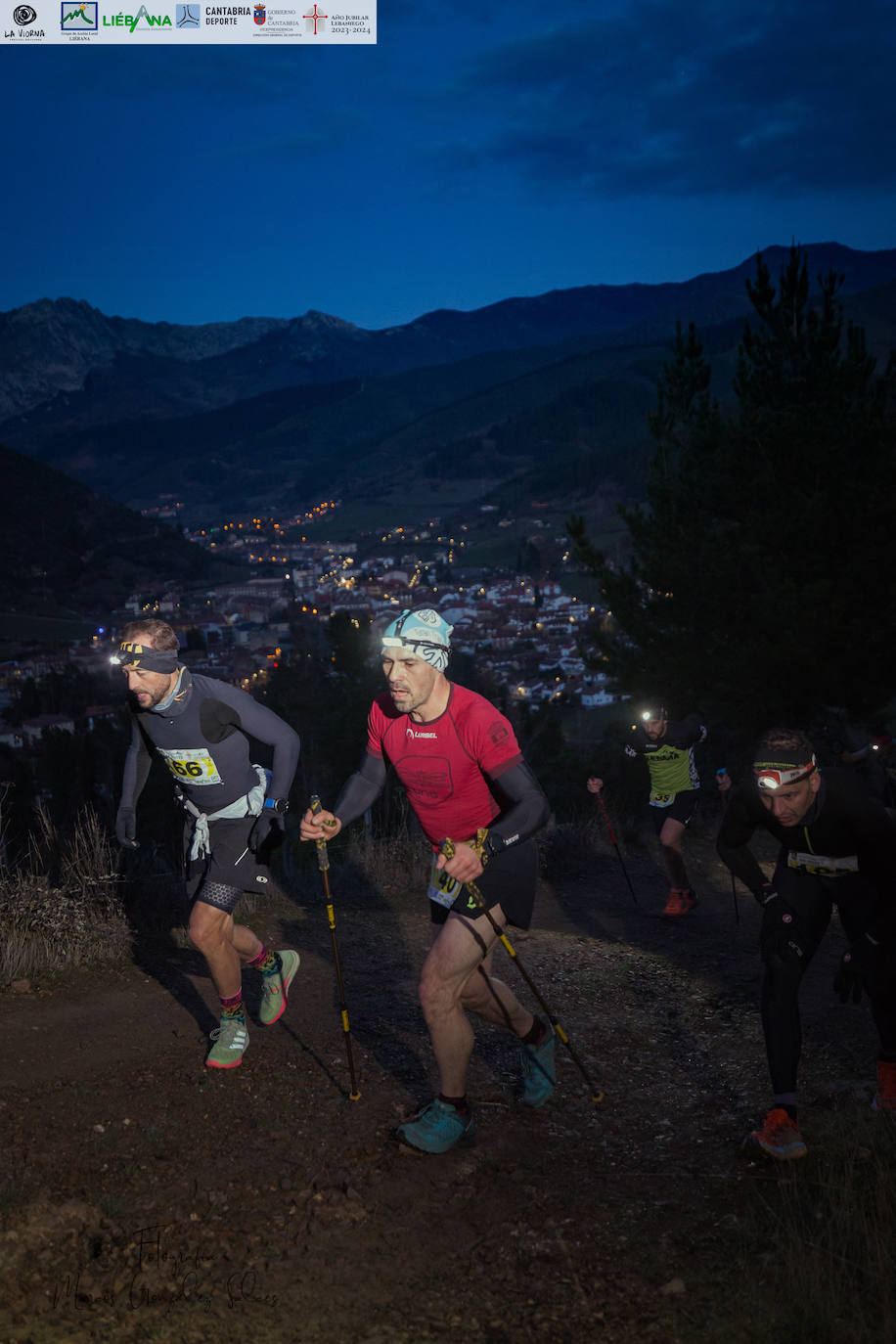 Guillermo Ramos y Tamara Crespo fueron los ganadores de la primera edición de La Viorna Vertical Nocturna, que se disputó entre la villa de Potes y las inmediaciones de la cumbre del monte Viorna y que fue organizada por el club Kilómetro Vertical Fuente Dé y por el Ayuntamiento de Potes. La carrera, con fuertes pendientes, de tres kilómetros de subida y 700 metros de desnivel, sufrió un cambio de recorrido en el final de carrera y terminó en el Llano del Arciluengo. 