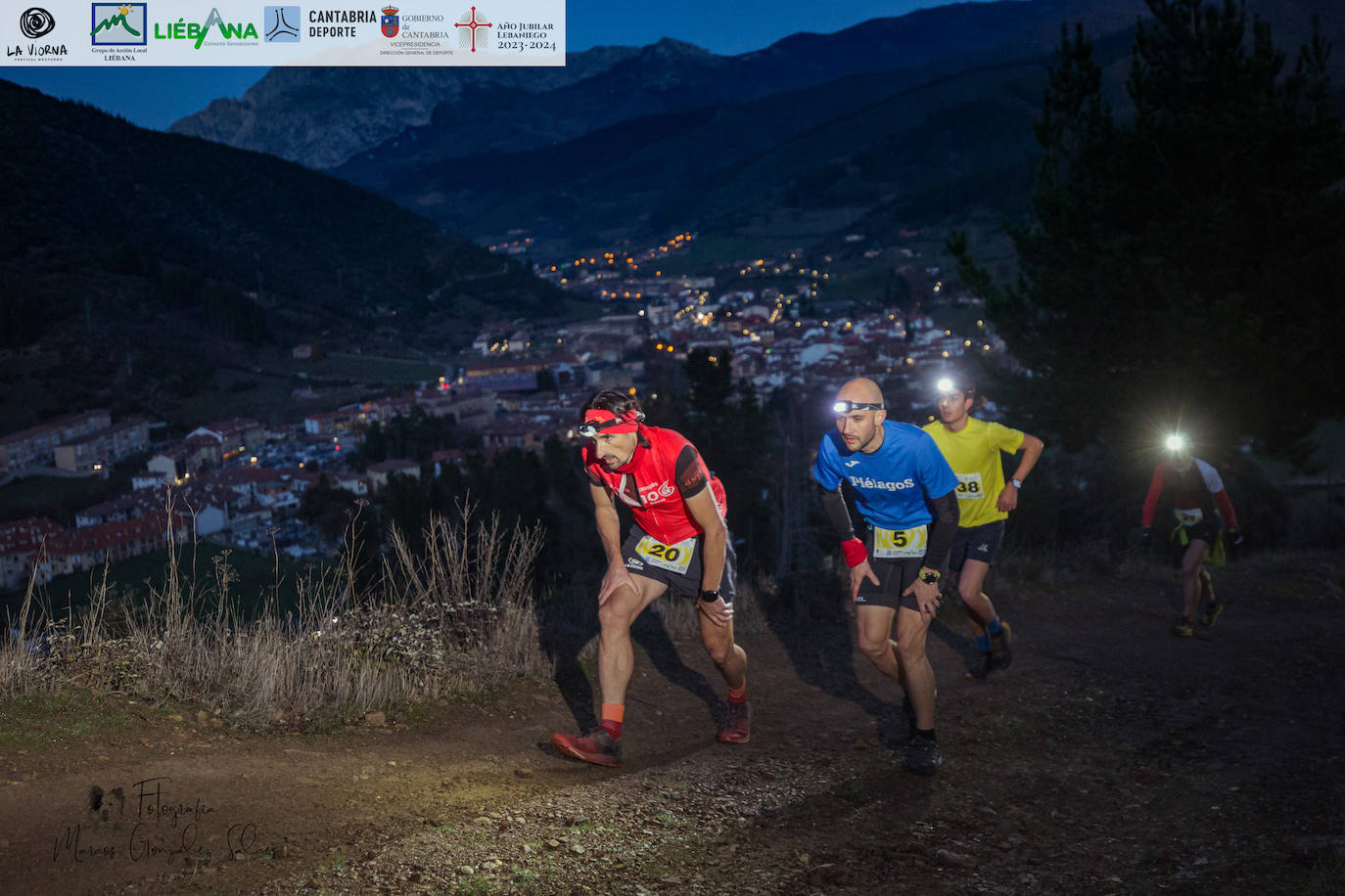 Guillermo Ramos y Tamara Crespo fueron los ganadores de la primera edición de La Viorna Vertical Nocturna, que se disputó entre la villa de Potes y las inmediaciones de la cumbre del monte Viorna y que fue organizada por el club Kilómetro Vertical Fuente Dé y por el Ayuntamiento de Potes. La carrera, con fuertes pendientes, de tres kilómetros de subida y 700 metros de desnivel, sufrió un cambio de recorrido en el final de carrera y terminó en el Llano del Arciluengo. 