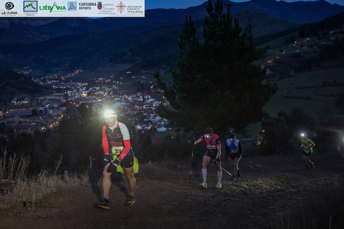 Guillermo Ramos y Tamara Crespo fueron los ganadores de la primera edición de La Viorna Vertical Nocturna, que se disputó entre la villa de Potes y las inmediaciones de la cumbre del monte Viorna y que fue organizada por el club Kilómetro Vertical Fuente Dé y por el Ayuntamiento de Potes. La carrera, con fuertes pendientes, de tres kilómetros de subida y 700 metros de desnivel, sufrió un cambio de recorrido en el final de carrera y terminó en el Llano del Arciluengo. 