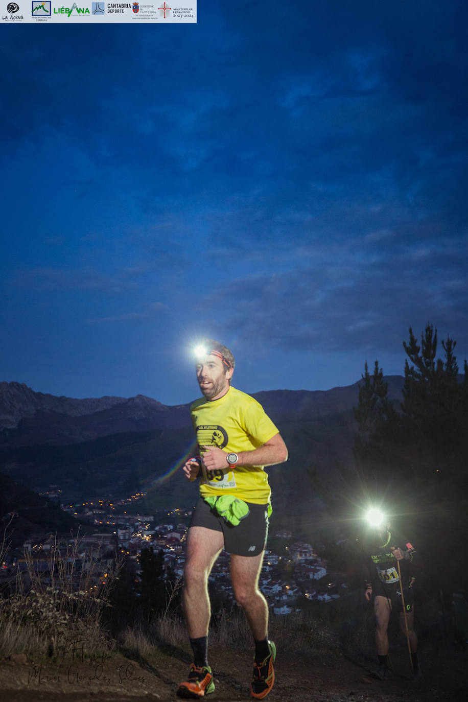 Guillermo Ramos y Tamara Crespo fueron los ganadores de la primera edición de La Viorna Vertical Nocturna, que se disputó entre la villa de Potes y las inmediaciones de la cumbre del monte Viorna y que fue organizada por el club Kilómetro Vertical Fuente Dé y por el Ayuntamiento de Potes. La carrera, con fuertes pendientes, de tres kilómetros de subida y 700 metros de desnivel, sufrió un cambio de recorrido en el final de carrera y terminó en el Llano del Arciluengo. 