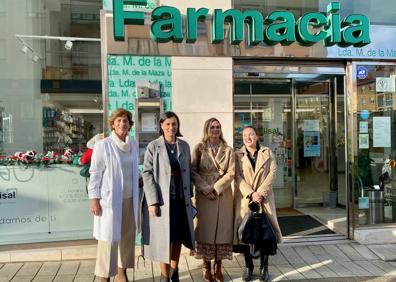 Imagen secundaria 1 - La alcaldesa de Santander, Gema Igual, ha visitado este miércoles la farmacia de El Alisal.