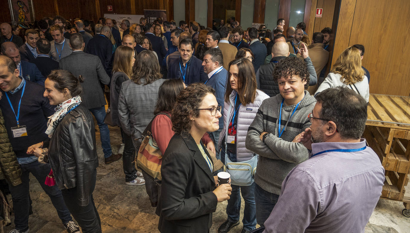 Participantes de la Red de Talento Cántabro de la CEOE durante el encuentro organizado en el Hotel Santemar de Santander para crear oportunidades empresariales