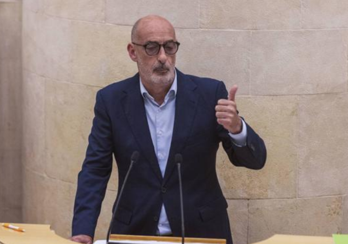 Félix Álvarez, en el Parlamento de Cantabria