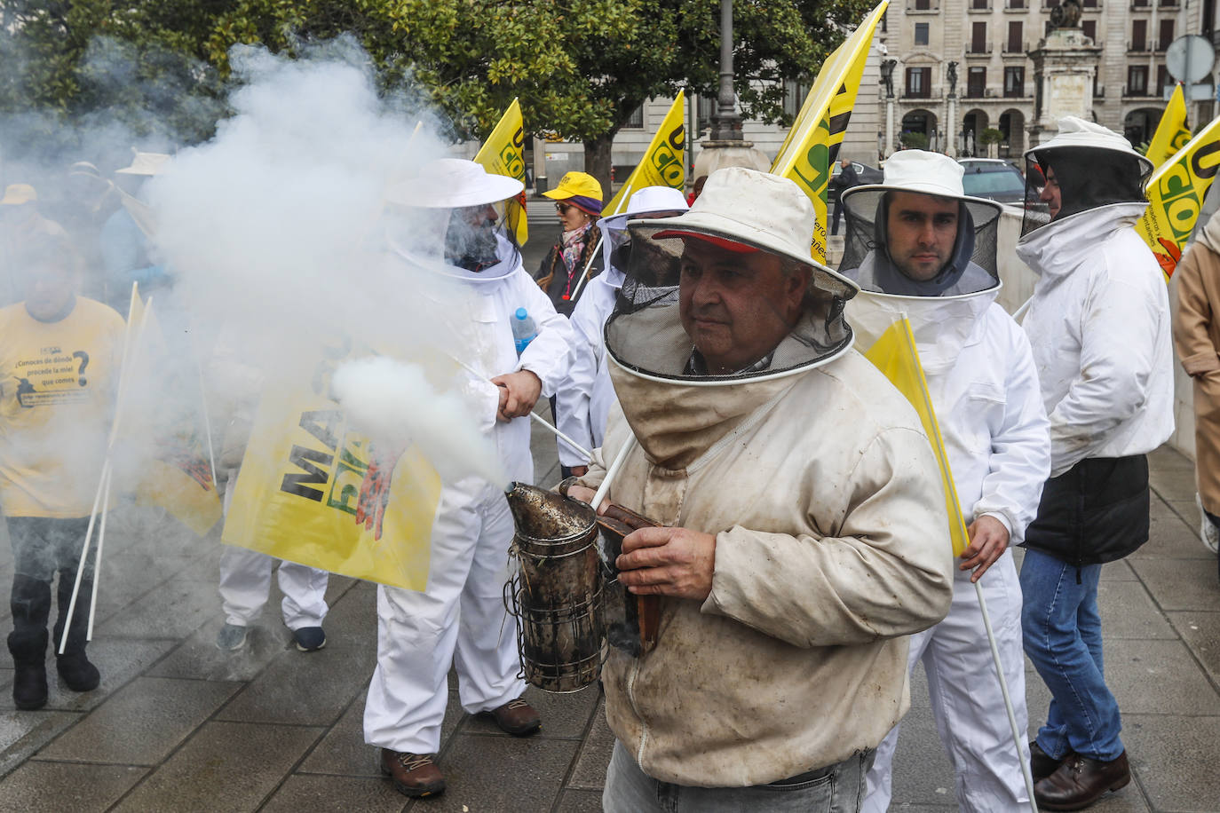 Los apicultores cántabros protestan